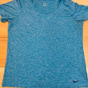 Nike Dri-Fit wick away t-shirt, blue and white, XL.
